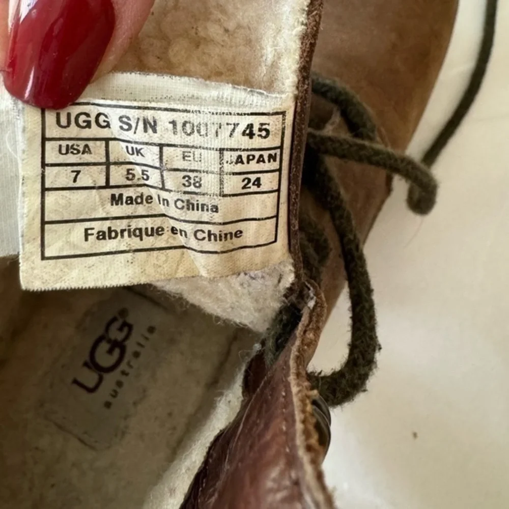 UGG Denhali‎ Brown Leather Fur Sherpa Lined Waterproof Hiking Boots Size 7